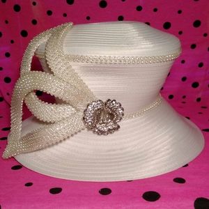 Formal White Hat with Brooch